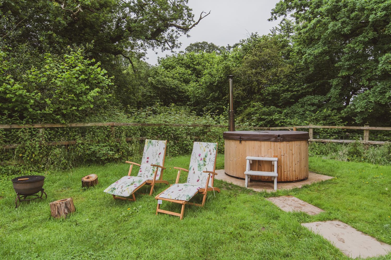 The Hideaway At Hiddenwood Glamping Hotel Corsley Kültér fotó